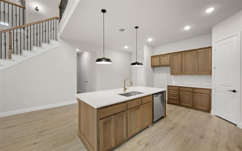 217 Allegheny Drive, Burleson, TX 76028, 4 Habitaciones Habitaciones , ,3 BañosBaños,Residential,En Venta,217 Allegheny Drive,20712672
