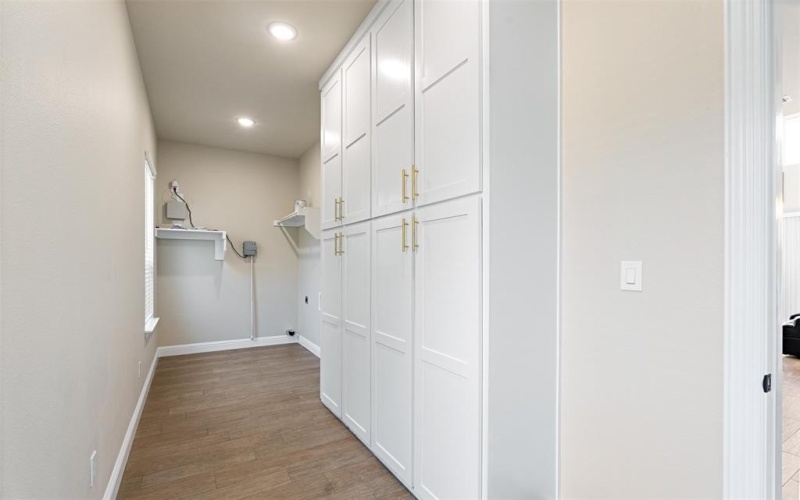 144 Oak Hills Drive, Mabank, TX 75156, 3 Bedrooms Bedrooms, ,3 BathroomsBathrooms,Residential,For Sale,144 Oak Hills Drive,20713324