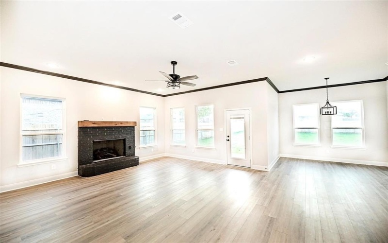 1412 Mason Street, Bowie, TX 76230, 3 Bedrooms Bedrooms, ,2 BathroomsBathrooms,Residential,For Sale,1412 Mason Street,20697801