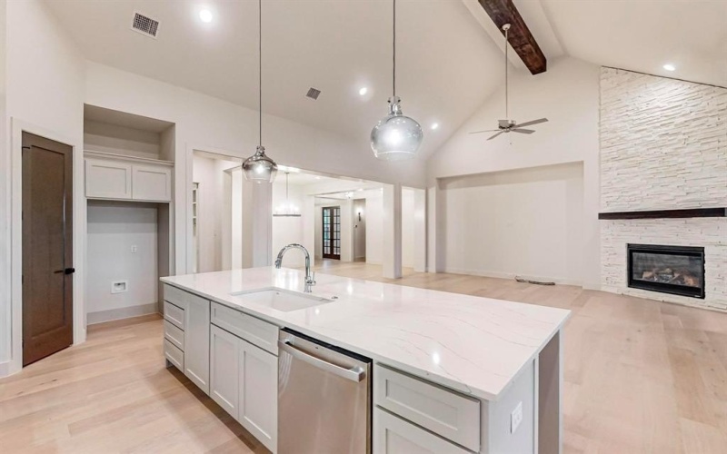 7113 Woodside Drive, Argyle, TX 76226, 3 Bedrooms Bedrooms, ,3 BathroomsBathrooms,Residential,For Sale,7113 Woodside Drive,20713979