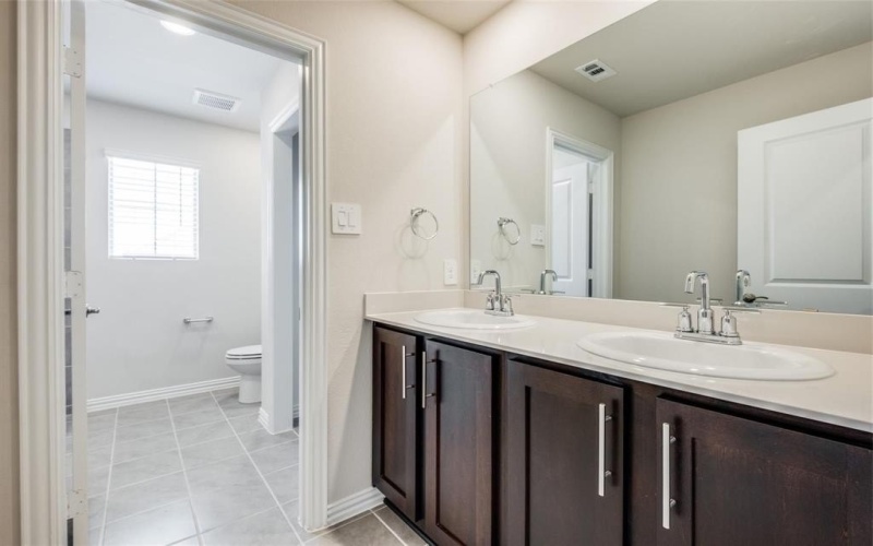 1125 Salado Street, Crandall, TX 75114, 5 Bedrooms Bedrooms, ,3 BathroomsBathrooms,Residential,For Sale,1125 Salado Street,20698023