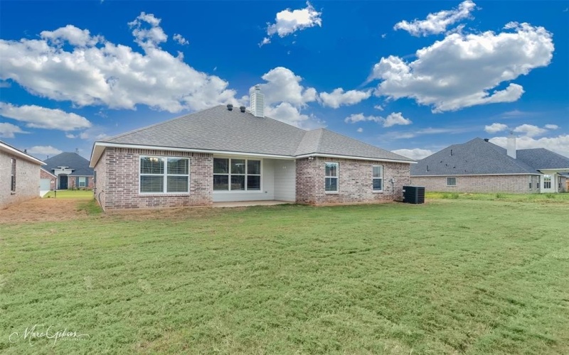565 Brunswick Gardens, Haughton, LA 71037, 4 Bedrooms Bedrooms, ,2 BathroomsBathrooms,Residential,For Sale,565 Brunswick Gardens,20699035