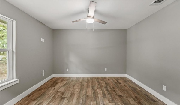 310 Eagle Drive, Gun Barrel City, TX 75156, 3 Habitaciones Habitaciones , ,2 BañosBaños,Residential,En Venta,310 Eagle Drive,20699109