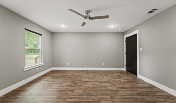 310 Eagle Drive, Gun Barrel City, TX 75156, 3 Habitaciones Habitaciones , ,2 BañosBaños,Residential,En Venta,310 Eagle Drive,20699109
