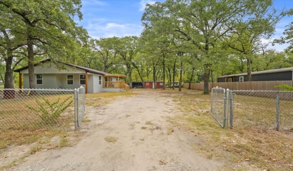 310 Eagle Drive, Gun Barrel City, TX 75156, 3 Habitaciones Habitaciones , ,2 BañosBaños,Residential,En Venta,310 Eagle Drive,20699109