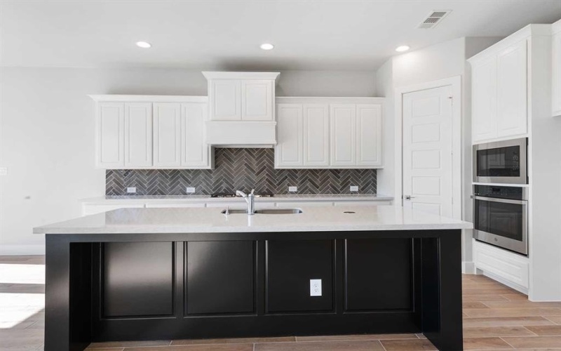 2410 Shane Drive, Midlothian, TX 76065, 4 Bedrooms Bedrooms, ,3 BathroomsBathrooms,Residential,For Sale,2410 Shane Drive,20699187