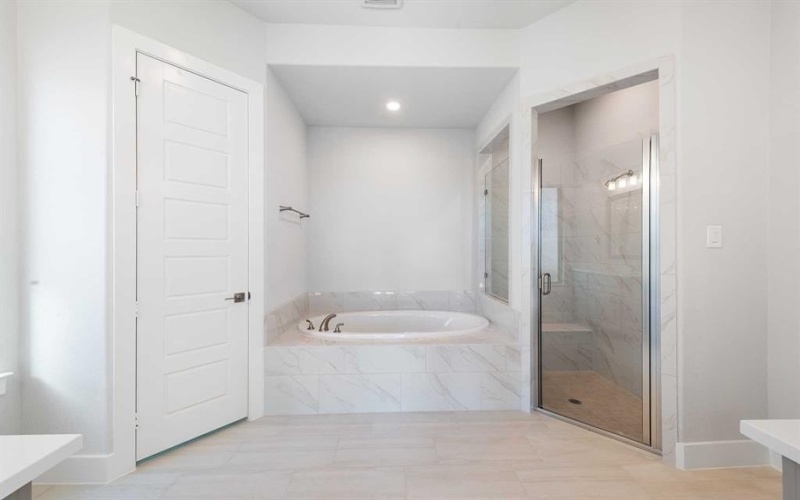 2410 Shane Drive, Midlothian, TX 76065, 4 Bedrooms Bedrooms, ,3 BathroomsBathrooms,Residential,For Sale,2410 Shane Drive,20699187