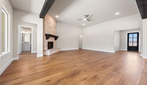1040 Julian Drive, Van Alstyne, TX 75495, 4 Bedrooms Bedrooms, ,2 BathroomsBathrooms,Residential,For Sale,1040 Julian Drive,20699265