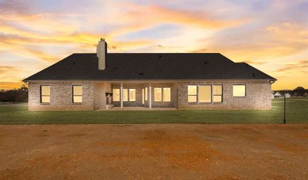 1040 Julian Drive, Van Alstyne, TX 75495, 4 Bedrooms Bedrooms, ,2 BathroomsBathrooms,Residential,For Sale,1040 Julian Drive,20699265
