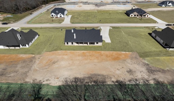 1040 Julian Drive, Van Alstyne, TX 75495, 4 Bedrooms Bedrooms, ,2 BathroomsBathrooms,Residential,For Sale,1040 Julian Drive,20699265