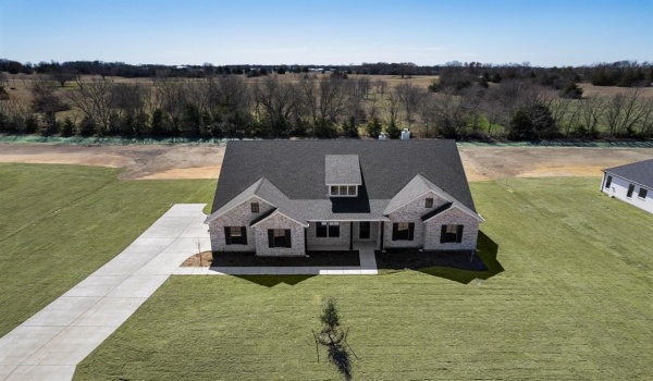 1040 Julian Drive, Van Alstyne, TX 75495, 4 Bedrooms Bedrooms, ,2 BathroomsBathrooms,Residential,For Sale,1040 Julian Drive,20699265