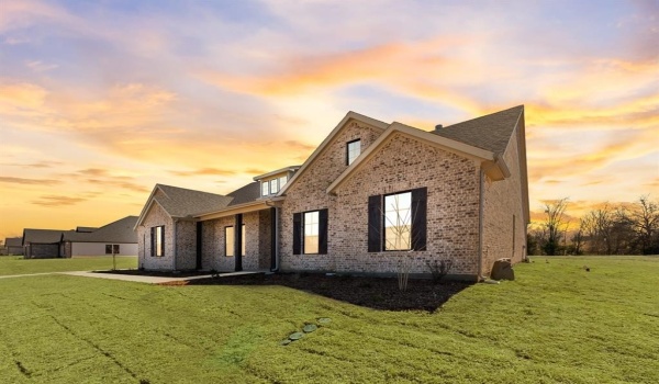 1040 Julian Drive, Van Alstyne, TX 75495, 4 Bedrooms Bedrooms, ,2 BathroomsBathrooms,Residential,For Sale,1040 Julian Drive,20699265