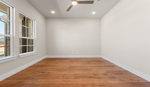 1040 Julian Drive, Van Alstyne, TX 75495, 4 Bedrooms Bedrooms, ,2 BathroomsBathrooms,Residential,For Sale,1040 Julian Drive,20699265