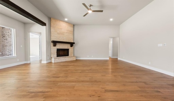 1040 Julian Drive, Van Alstyne, TX 75495, 4 Bedrooms Bedrooms, ,2 BathroomsBathrooms,Residential,For Sale,1040 Julian Drive,20699265