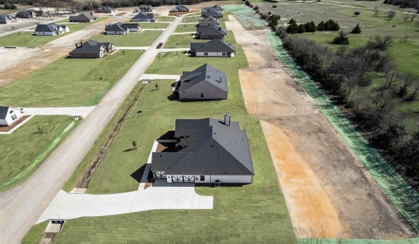1030 Julian Drive, Van Alstyne, TX 75495, 4 Bedrooms Bedrooms, ,3 BathroomsBathrooms,Residential,For Sale,1030 Julian Drive,20699308