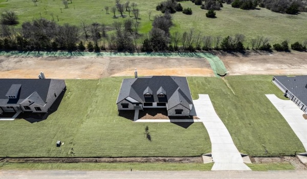 1030 Julian Drive, Van Alstyne, TX 75495, 4 Bedrooms Bedrooms, ,3 BathroomsBathrooms,Residential,For Sale,1030 Julian Drive,20699308