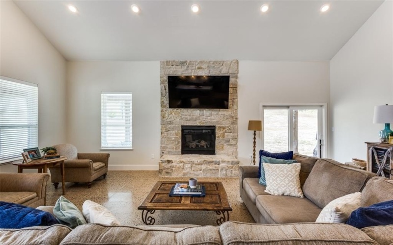1656 County Road 604, Farmersville, TX 75442, 3 Bedrooms Bedrooms, ,2 BathroomsBathrooms,Residential,For Sale,1656 County Road 604,20699645