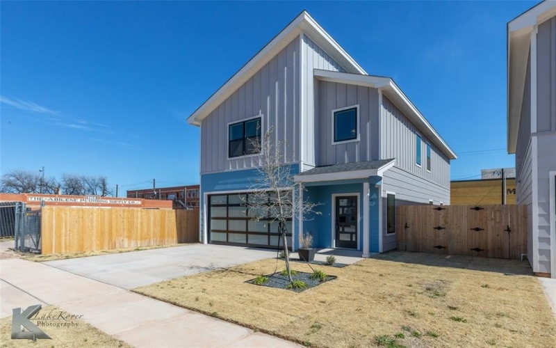 215 Pecan Street, Abilene, TX 79602, 4 Bedrooms Bedrooms, ,2 BathroomsBathrooms,Residential,For Sale,215 Pecan Street,20700439