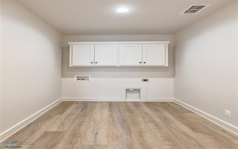 215 Pecan Street, Abilene, TX 79602, 4 Bedrooms Bedrooms, ,2 BathroomsBathrooms,Residential,For Sale,215 Pecan Street,20700439