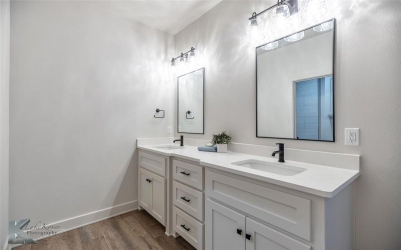 215 Pecan Street, Abilene, TX 79602, 4 Bedrooms Bedrooms, ,2 BathroomsBathrooms,Residential,For Sale,215 Pecan Street,20700439
