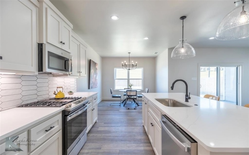 215 Pecan Street, Abilene, TX 79602, 4 Bedrooms Bedrooms, ,2 BathroomsBathrooms,Residential,For Sale,215 Pecan Street,20700439