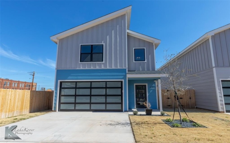 215 Pecan Street, Abilene, TX 79602, 4 Bedrooms Bedrooms, ,2 BathroomsBathrooms,Residential,For Sale,215 Pecan Street,20700439