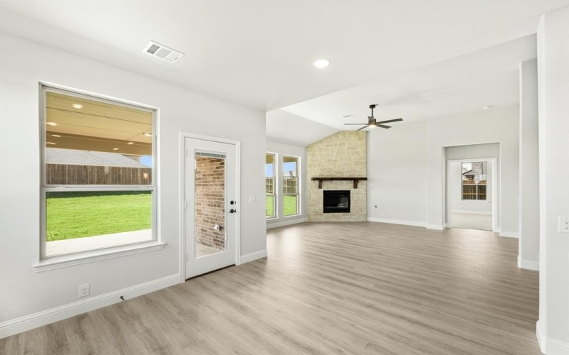 212 Rosewood Drive, Glenn Heights, TX 75154, 4 Habitaciones Habitaciones , ,3 BañosBaños,Residential,En Venta,212 Rosewood Drive,20700852