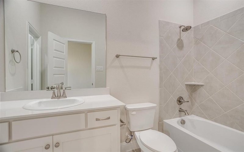 8240 Honeywell, Greenville, TX 75402, 5 Bedrooms Bedrooms, ,5 BathroomsBathrooms,Residential,For Sale,8240 Honeywell,20702095