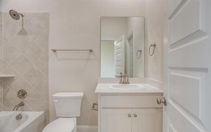 8240 Honeywell, Greenville, TX 75402, 5 Bedrooms Bedrooms, ,5 BathroomsBathrooms,Residential,For Sale,8240 Honeywell,20702095