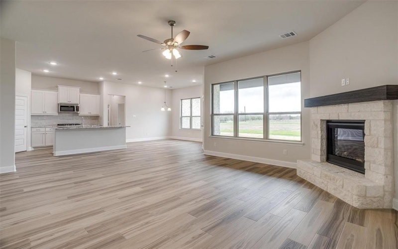 8240 Honeywell, Greenville, TX 75402, 5 Bedrooms Bedrooms, ,5 BathroomsBathrooms,Residential,For Sale,8240 Honeywell,20702095