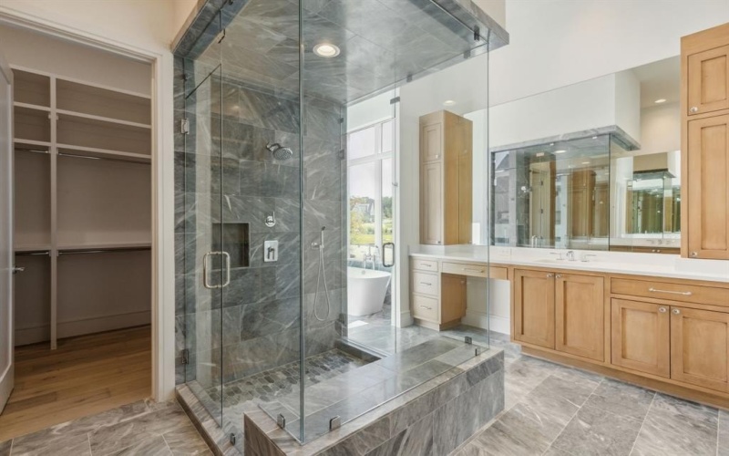 12115 Lighthouse Lane W, Malakoff, TX 75148, 9 Bedrooms Bedrooms, ,9 BathroomsBathrooms,Residential,For Sale,12115 Lighthouse Lane W,20702101