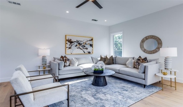 4426 Bonham Street, Dallas, TX 75229, 5 Bedrooms Bedrooms, ,6 BathroomsBathrooms,Residential,For Sale,4426 Bonham Street,20702328