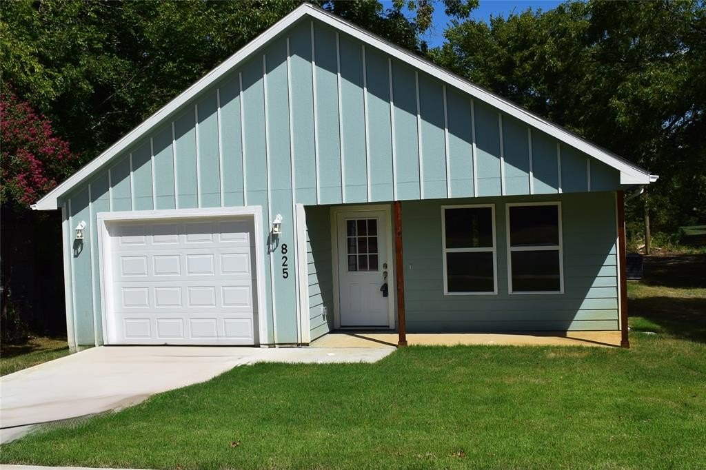 825 W Walker Street, Denison, TX 75020, 3 Bedrooms Bedrooms, ,2 BathroomsBathrooms,Residential,For Sale,825 W Walker Street,20721058