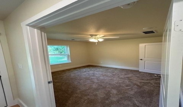 825 W Walker Street, Denison, TX 75020, 3 Habitaciones Habitaciones , ,2 BañosBaños,Residential,En Venta,825 W Walker Street,20721058