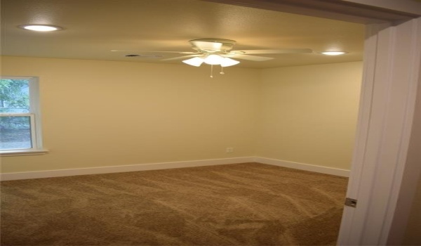 825 W Walker Street, Denison, TX 75020, 3 Habitaciones Habitaciones , ,2 BañosBaños,Residential,En Venta,825 W Walker Street,20721058