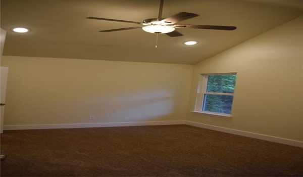 825 W Walker Street, Denison, TX 75020, 3 Habitaciones Habitaciones , ,2 BañosBaños,Residential,En Venta,825 W Walker Street,20721058