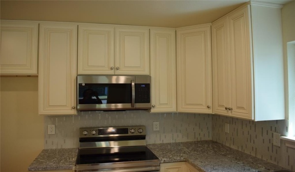 825 W Walker Street, Denison, TX 75020, 3 Habitaciones Habitaciones , ,2 BañosBaños,Residential,En Venta,825 W Walker Street,20721058