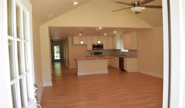 825 W Walker Street, Denison, TX 75020, 3 Habitaciones Habitaciones , ,2 BañosBaños,Residential,En Venta,825 W Walker Street,20721058