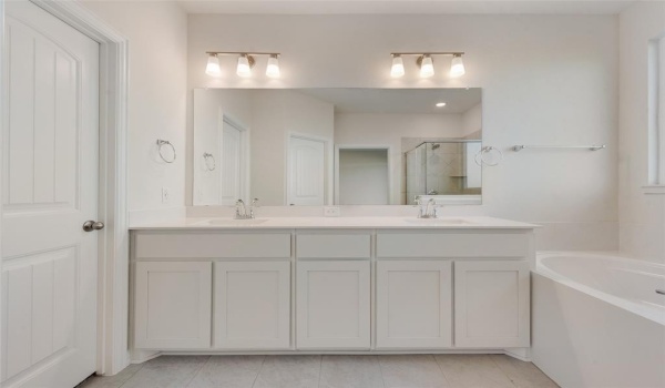 624 Juneau Street, Gainesville, TX 76240, 4 Bedrooms Bedrooms, ,2 BathroomsBathrooms,Residential,For Sale,624 Juneau Street,20721354