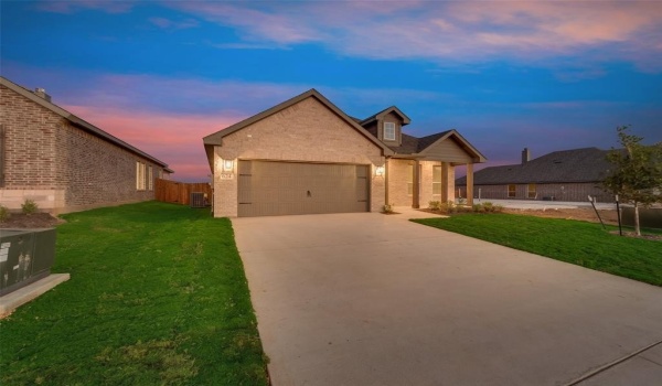 624 Juneau Street, Gainesville, TX 76240, 4 Bedrooms Bedrooms, ,2 BathroomsBathrooms,Residential,For Sale,624 Juneau Street,20721354
