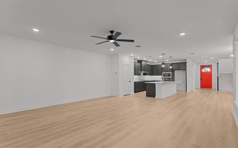1048 Almond Blossom Circle, Crowley, TX 76036, 3 Habitaciones Habitaciones , ,2 BañosBaños,Residential,En Venta,1048 Almond Blossom Circle,20722506