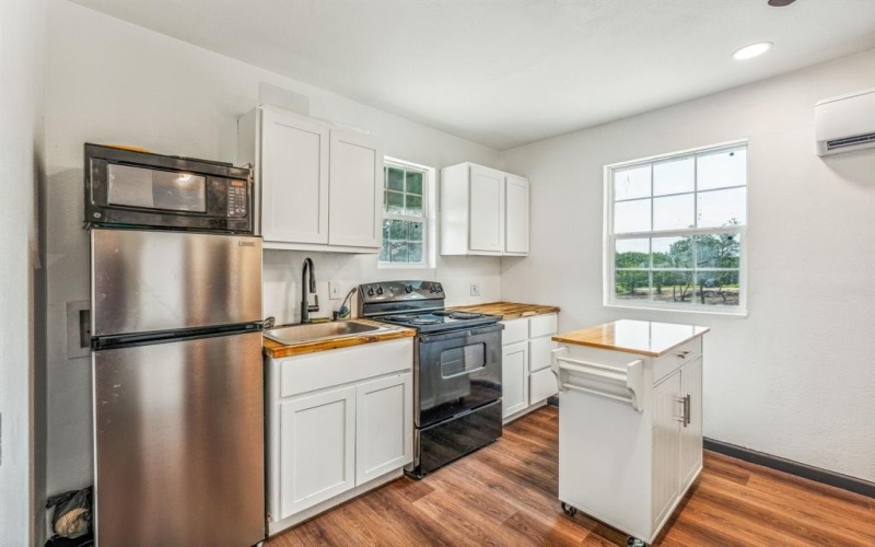 2035 Mesa Vista Drive, Stephenville, TX 76401, 2 Bedrooms Bedrooms, ,1 BathroomBathrooms,Residential,For Sale,2035 Mesa Vista Drive,20722770