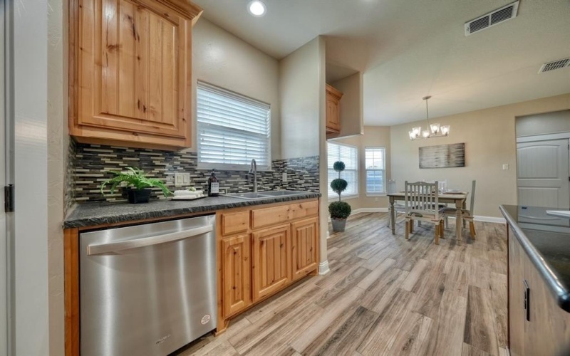 701 Linus Lane, Lindale, TX 75771, 3 Bedrooms Bedrooms, ,2 BathroomsBathrooms,Residential,For Sale,701 Linus Lane,20724295
