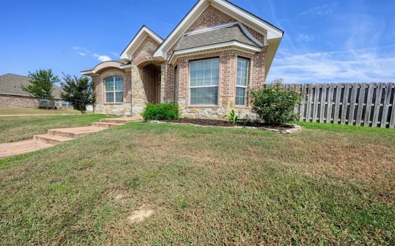 701 Linus Lane, Lindale, TX 75771, 3 Bedrooms Bedrooms, ,2 BathroomsBathrooms,Residential,For Sale,701 Linus Lane,20724295