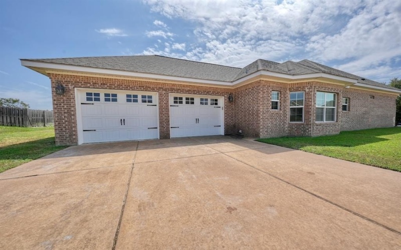 701 Linus Lane, Lindale, TX 75771, 3 Bedrooms Bedrooms, ,2 BathroomsBathrooms,Residential,For Sale,701 Linus Lane,20724295