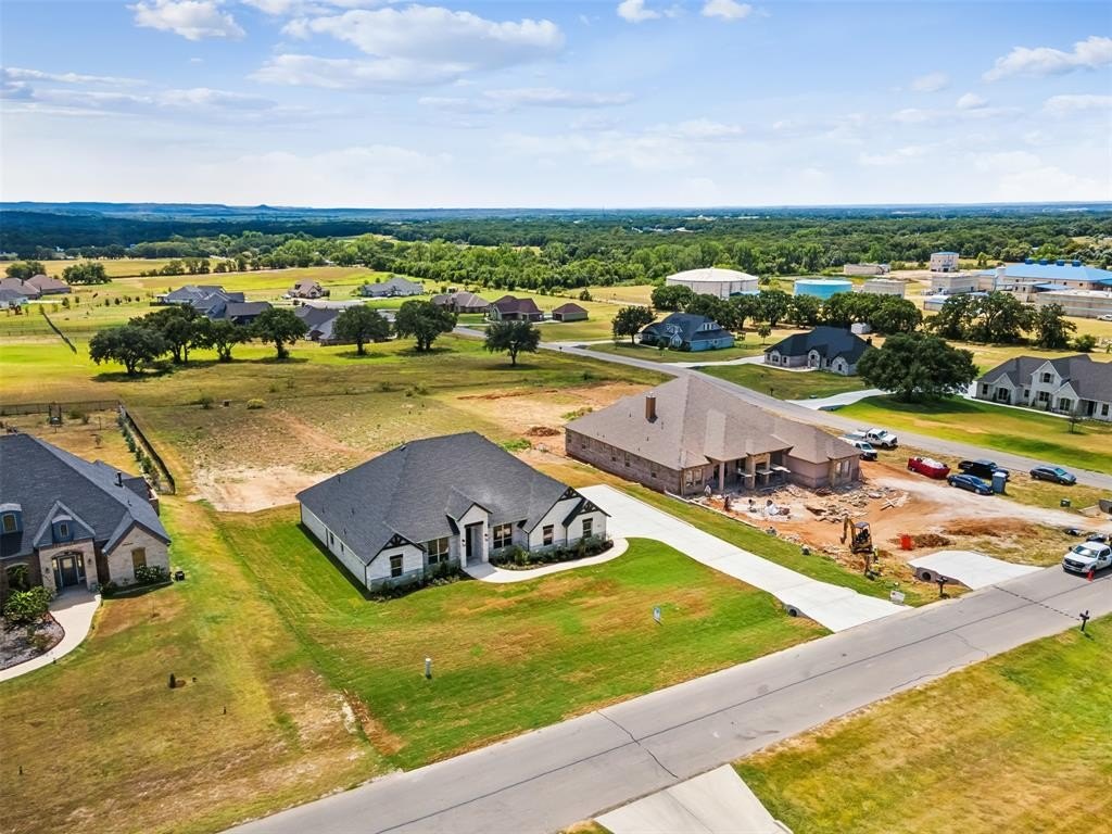 8013 White Drive, Granbury, TX 76049, 4 Habitaciones Habitaciones , ,3 BañosBaños,Residential,En Venta,8013 White Drive,20715077