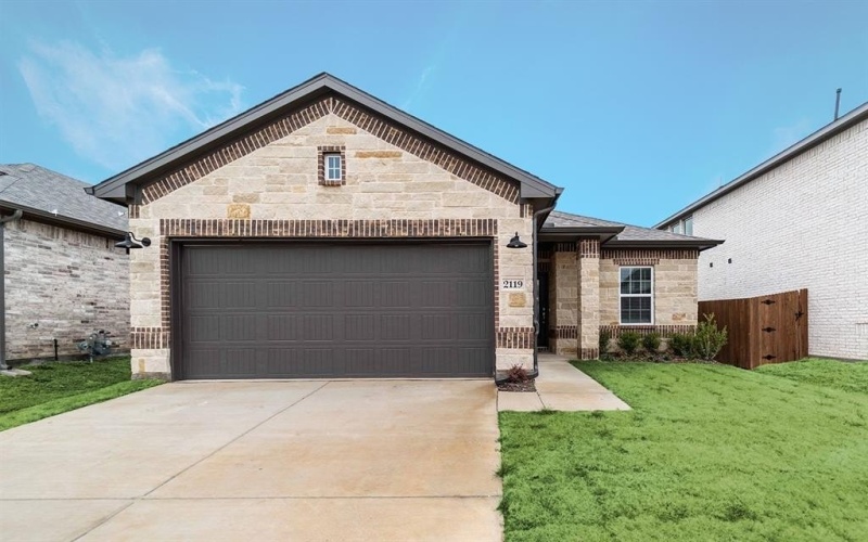 2119 Milligan Street, Forney, TX 75126, 3 Bedrooms Bedrooms, ,2 BathroomsBathrooms,Residential,For Sale,2119 Milligan Street,20715705