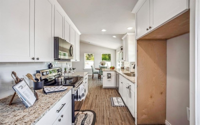 3610 Broken Bow Drive, Granbury, TX 76048, 3 Habitaciones Habitaciones , ,2 BañosBaños,Residential,En Venta,3610 Broken Bow Drive,20716052