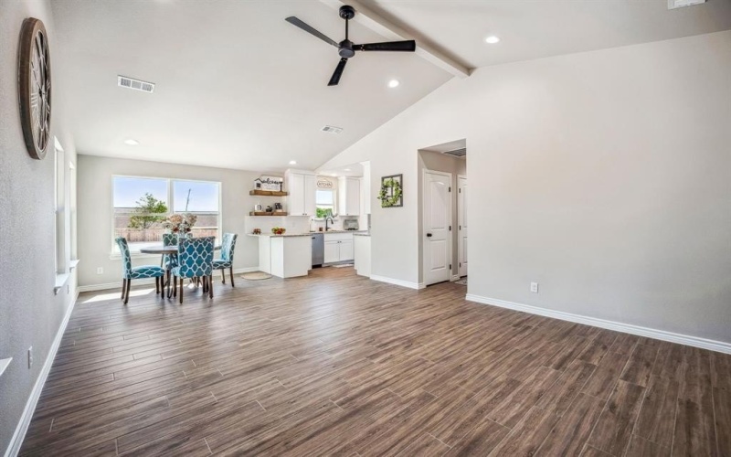 3610 Broken Bow Drive, Granbury, TX 76048, 3 Habitaciones Habitaciones , ,2 BañosBaños,Residential,En Venta,3610 Broken Bow Drive,20716052