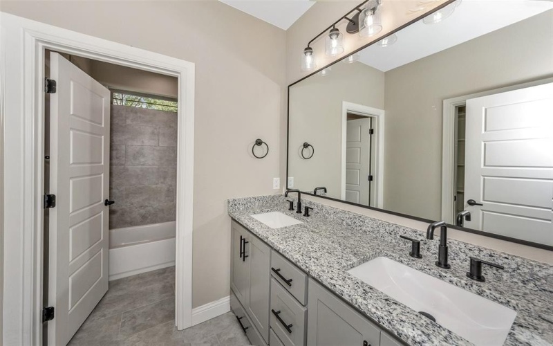 3037 Sunrise Trail, Weatherford, TX 76088, 4 Bedrooms Bedrooms, ,3 BathroomsBathrooms,Residential,For Sale,3037 Sunrise Trail,20717004